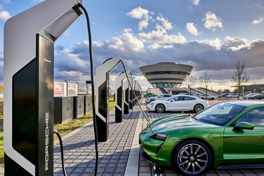 (porsche, устанавливает, самую, мощную) Porsche устанавливает самую мощную зарядную станцию ??в Европе