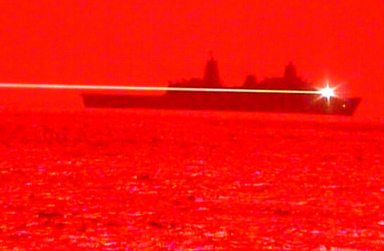 (видео, уничтожили, беспилотник, полете, помощью, лазера) Видео: ВМС США уничтожили беспилотник в полете с помощью лазера